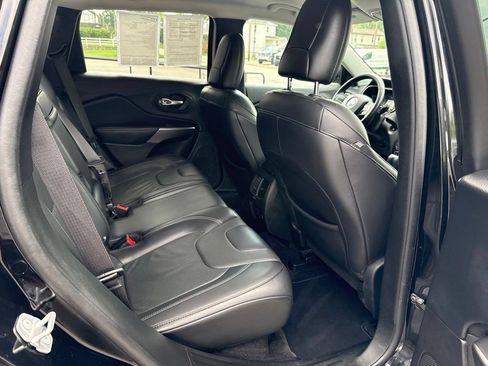 Used 2019 Jeep Cherokee Limited w/ Trailer Tow Group AWD/4WD image 26