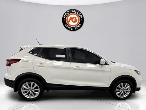Used 2021 Nissan Rogue Sport S FWD image 2