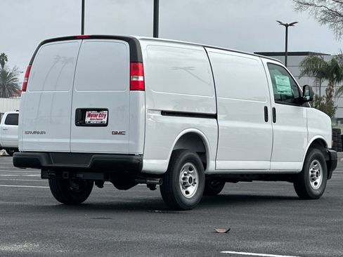 New 2025 GMC Savana 2500 w/ Driver Convenience Package RWD image 4