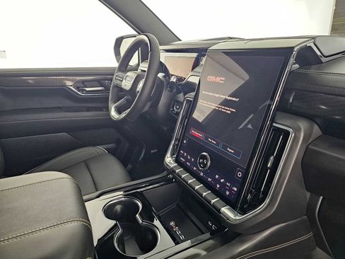 New 2026 GMC Yukon Elevation AWD/4WD image 11