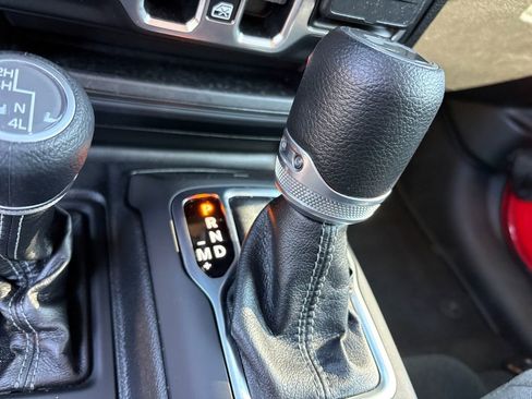 Certified 2025 Jeep Wrangler Unlimited Sport AWD/4WD image 22