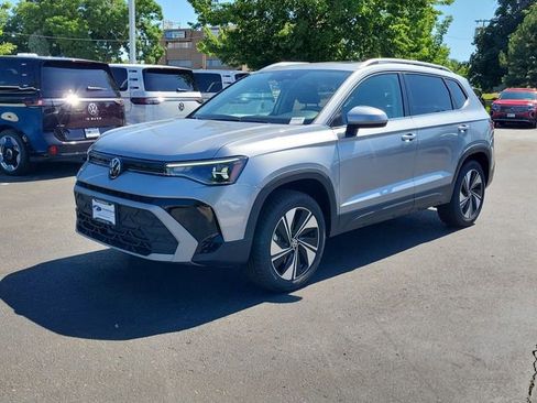 New 2025 Volkswagen Taos SE AWD/4WD image 9