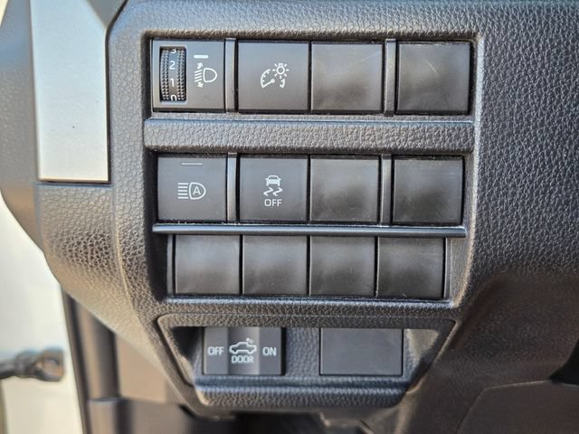 Used 2025 Toyota Tacoma SR5 AWD/4WD image 31