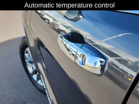 Used 2016 Jeep Grand Cherokee Limited w/ Luxury Group II image 18