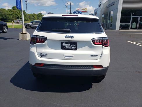 Used 2024 Jeep Compass Latitude AWD/4WD image 6