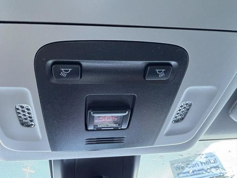 Used 2019 Toyota Camry LE FWD image 17