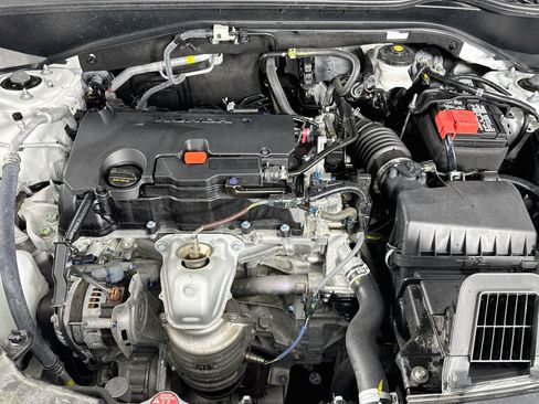 Certified 2025 Honda HR-V Sport image 28