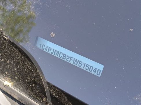Used 2015 Jeep Cherokee Latitude AWD/4WD image 23