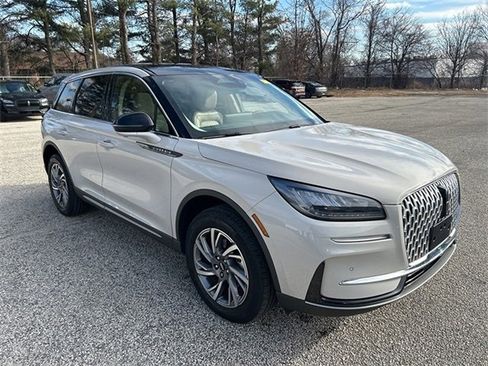 Used 2023 Lincoln Corsair FWD w/ Equipment Group 101A image 3