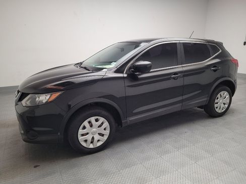 Used 2017 Nissan Rogue Sport S image 2