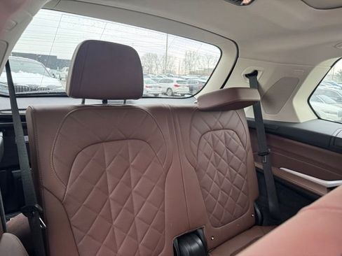 Certified 2023 BMW X7 xDrive40i w/ Executive Package image 31