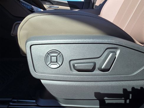 Certified 2025 Audi Q5 Premium Plus image 17