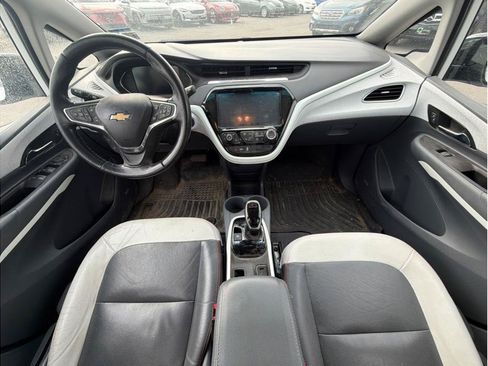 Used 2020 Chevrolet Bolt Premier w/ Infotainment Package FWD image 4