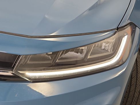 Certified 2025 Volkswagen Jetta GLI Autobahn w/ GLI Black Package image 31