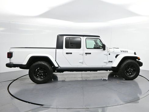 Used 2022 Jeep Gladiator Sport AWD/4WD image 8