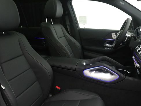 New 2026 Mercedes-Benz GLS 450 4MATIC image 9