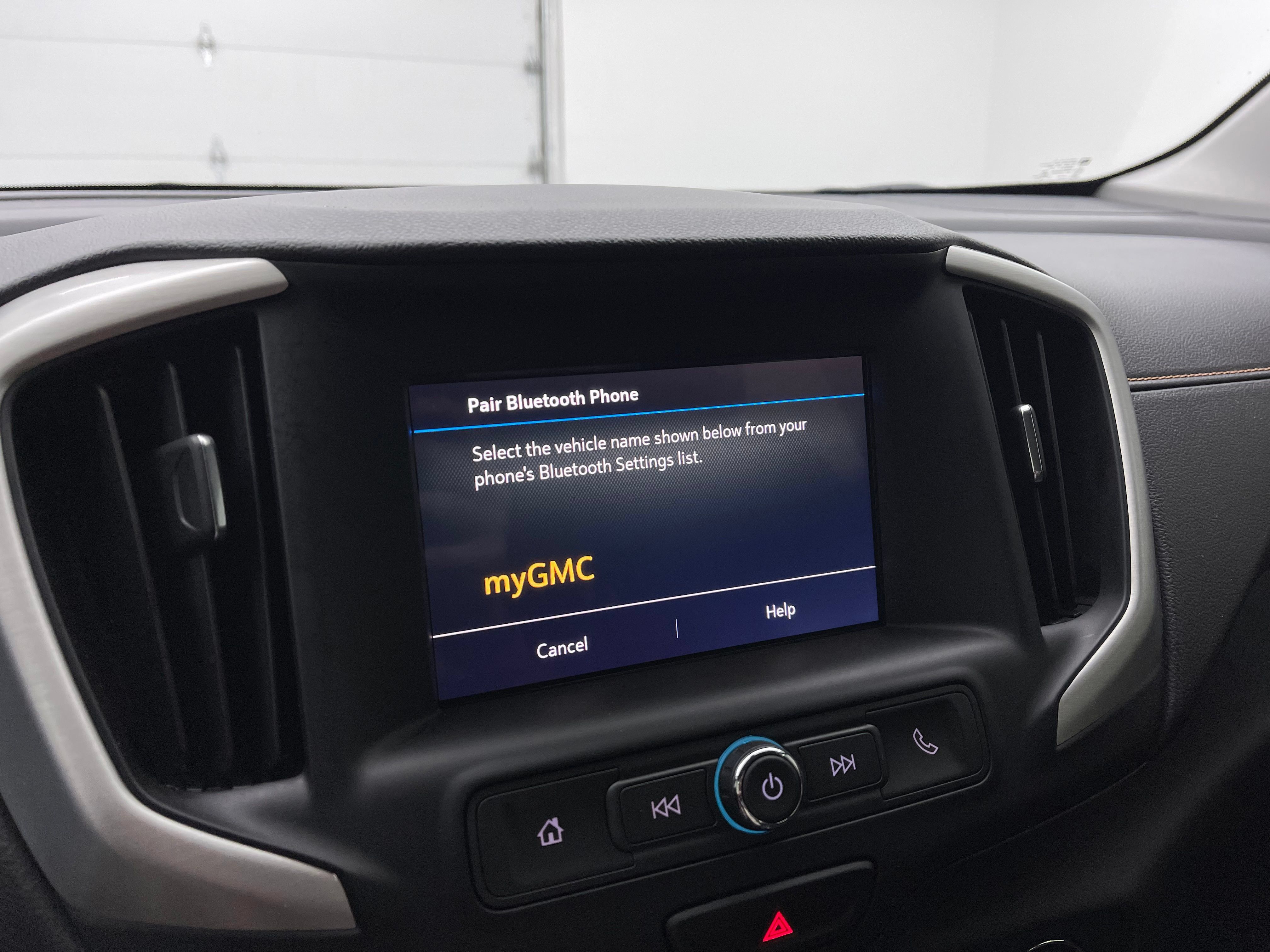 Used 2018 GMC Terrain SLE w/ Driver Convenience Package FWD image 24