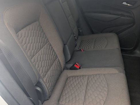 Used 2019 Chevrolet Equinox LT w/ Driver Convenience Package image 17