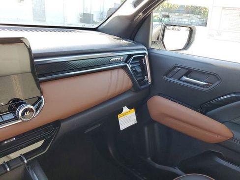 New 2026 GMC Canyon AT4 image 26