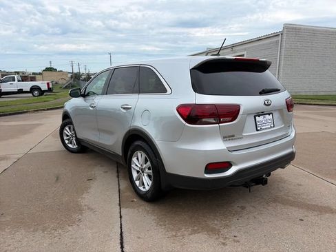 Used 2019 Kia Sorento L FWD image 3