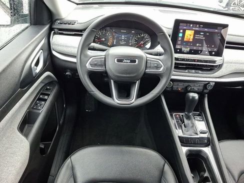 Used 2022 Jeep Compass Latitude AWD/4WD image 2