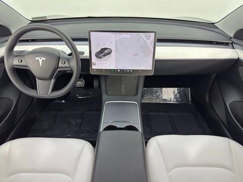 Used 2022 Tesla Model 3 image 13