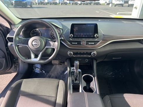 Used 2023 Nissan Altima 2.5 SV image 9