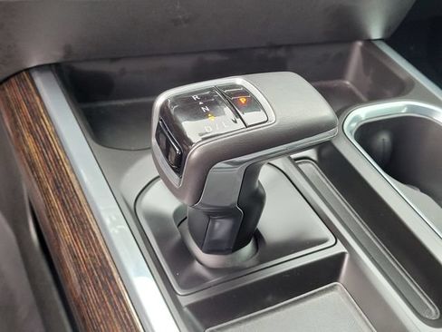Used 2022 GMC Sierra 1500 Elevation w/ LPO, Elevation Black Package AWD/4WD image 19