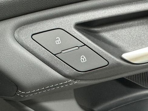 New 2025 Audi A6 e-tron Premium Plus image 22