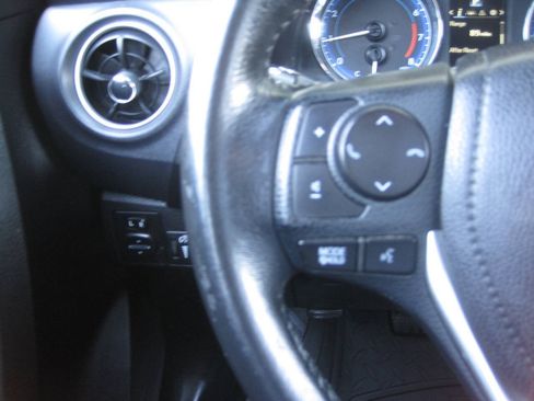 Used 2017 Toyota Corolla SE FWD image 33