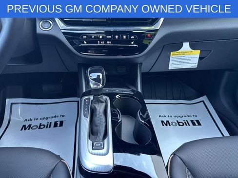 Used 2025 Buick Envista Avenir FWD image 47