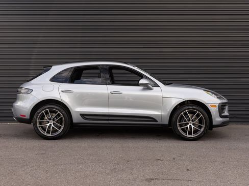 Certified 2026 Porsche Macan image 8