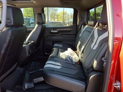 Used 2022 Chevrolet Silverado 1500 RST AWD/4WD image 10