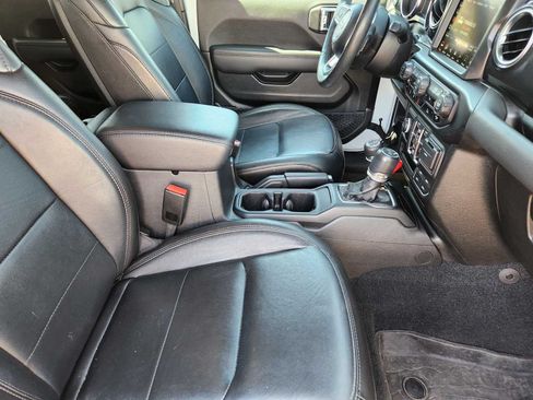 Used 2023 Jeep Wrangler Unlimited Sahara AWD/4WD image 14