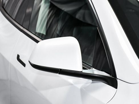 Used 2022 Tesla Model Y Long Range image 68