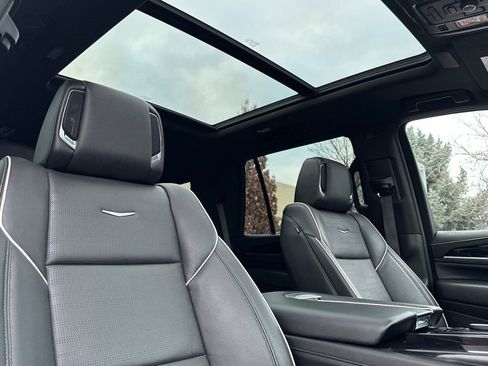 Used 2023 Cadillac Escalade Sport w/ Touring Package image 21