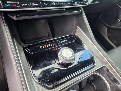 Used 2023 Jeep Wagoneer Series II RWD image 19
