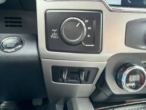 Used 2022 Ford F350 Lariat w/ Lariat Ultimate Package AWD/4WD image 26