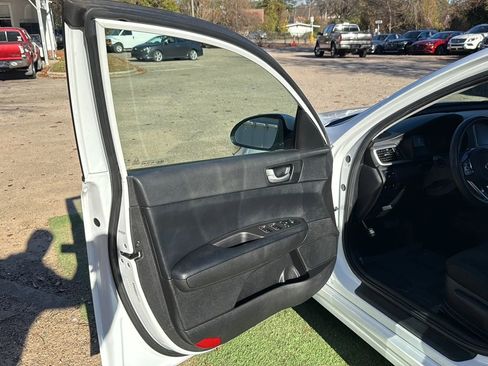 Used 2019 Kia Optima LX image 14