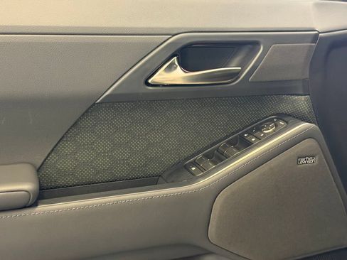Used 2024 Lexus GX 550 AWD/4WD image 13