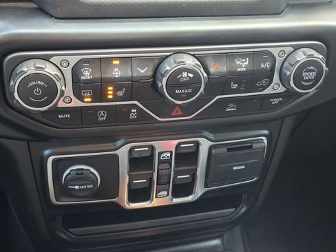 Used 2022 Jeep Gladiator Sport image 31