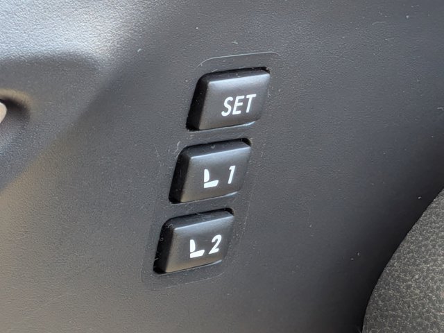 Used 2023 Subaru Ascent Limited w/ Technology Package AWD/4WD image 23