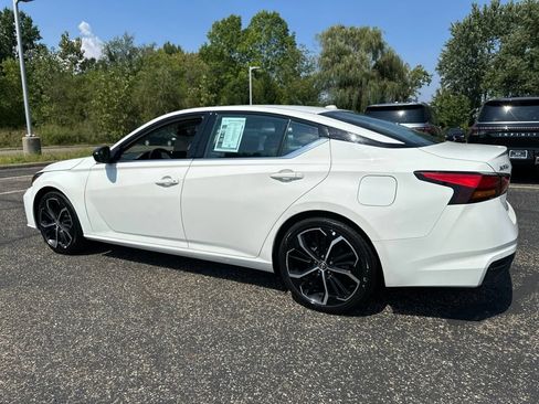 Used 2024 Nissan Altima 2.5 SR FWD image 7