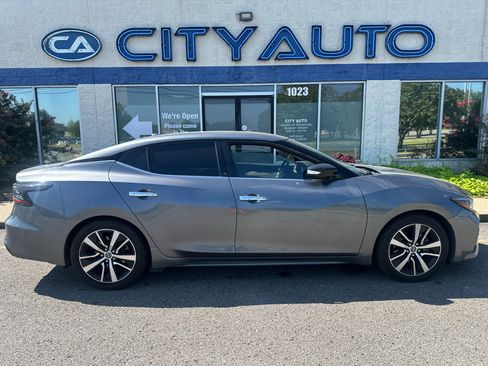 Used 2021 Nissan Maxima 3.5 SV w/ Floor Mat Group FWD image 3