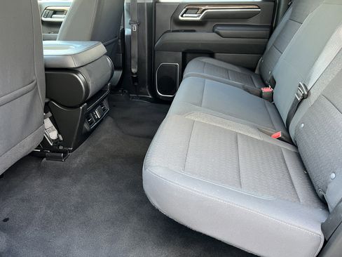 Used 2025 Chevrolet Silverado 2500 LT w/ Convenience Package image 18