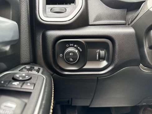 Used 2024 RAM 2500 Big Horn AWD/4WD image 30