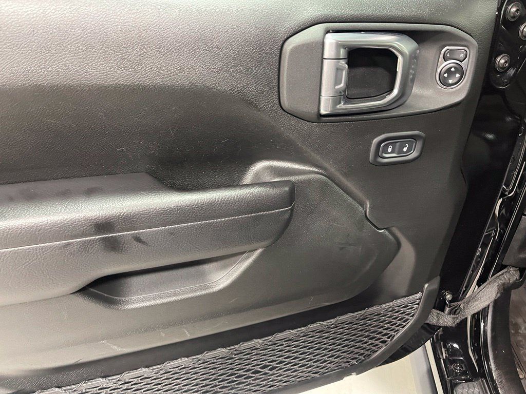 Used 2024 Jeep Wrangler Unlimited AWD/4WD image 18