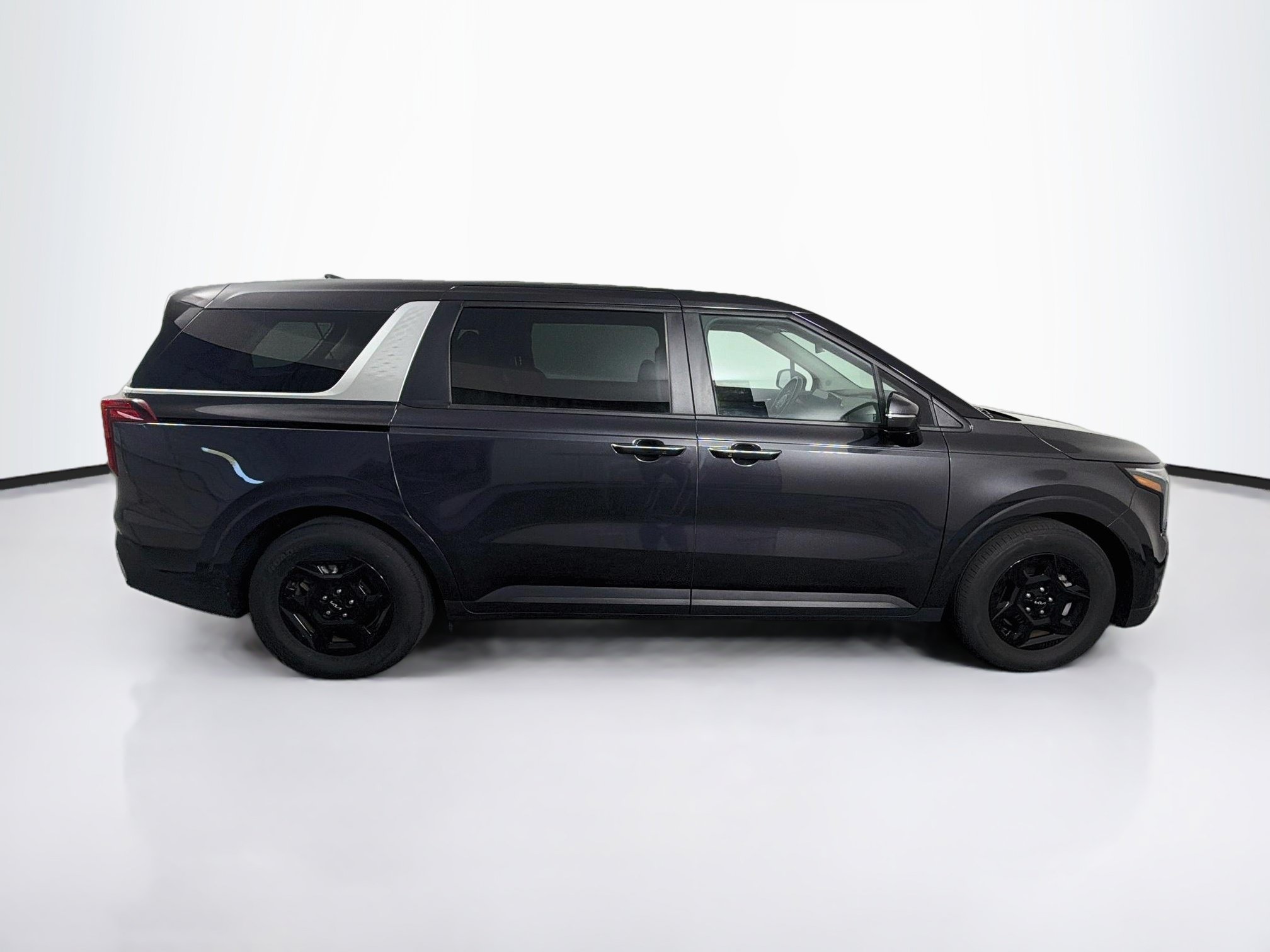 Used 2026 Kia Carnival FWD image 10