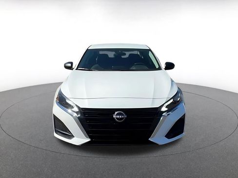 Used 2025 Nissan Altima 2.5 SV image 4