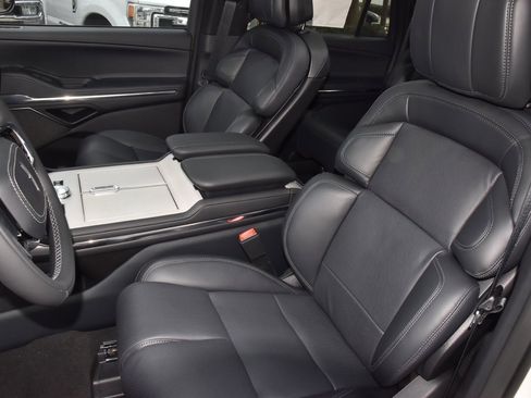 New 2025 Lincoln Navigator L Reserve w/ Jet Appearance Package image 36